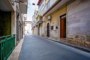 Property grounds - Emma House, by the sea (Torre Canne)