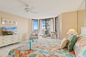 Apartment, Mehrere Betten, Balkon, Meerblick (Edgewater 2-312) | 3 Schlafzimmer, individuell dekoriert, individuell eingerichtet