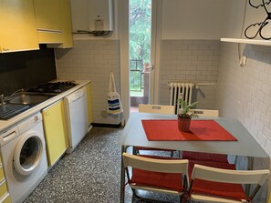 Microwave, stovetop, dishwasher - Mecenate 7 –  15 Minutes from the City Center (Milano)