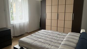 Bügeleisen/Bügelbrett, WLAN, Bettwäsche