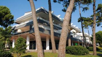 Appartamento, 1 camera da letto, terrazzo | Facciata della struttura