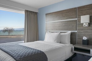 1 bedroom - 2 Double Beds, Partial Lake View (Polson)