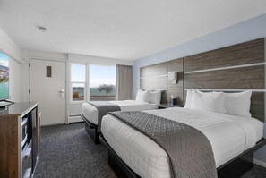 Iron/ironing board, WiFi, bed sheets - 2 Double Beds, Partial Lake View (Polson)