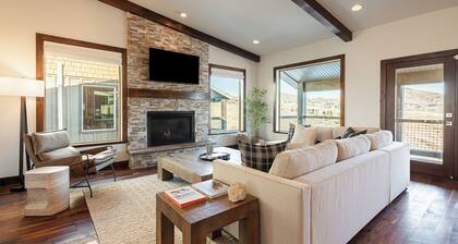 Deer Valley East Basecamp Ski Retreat w/ Views, Private Hot Tub
