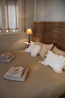 Habitación Confort con 1 cama doble o 2 individuales, patio, vistas al jardín | Wifi gratis