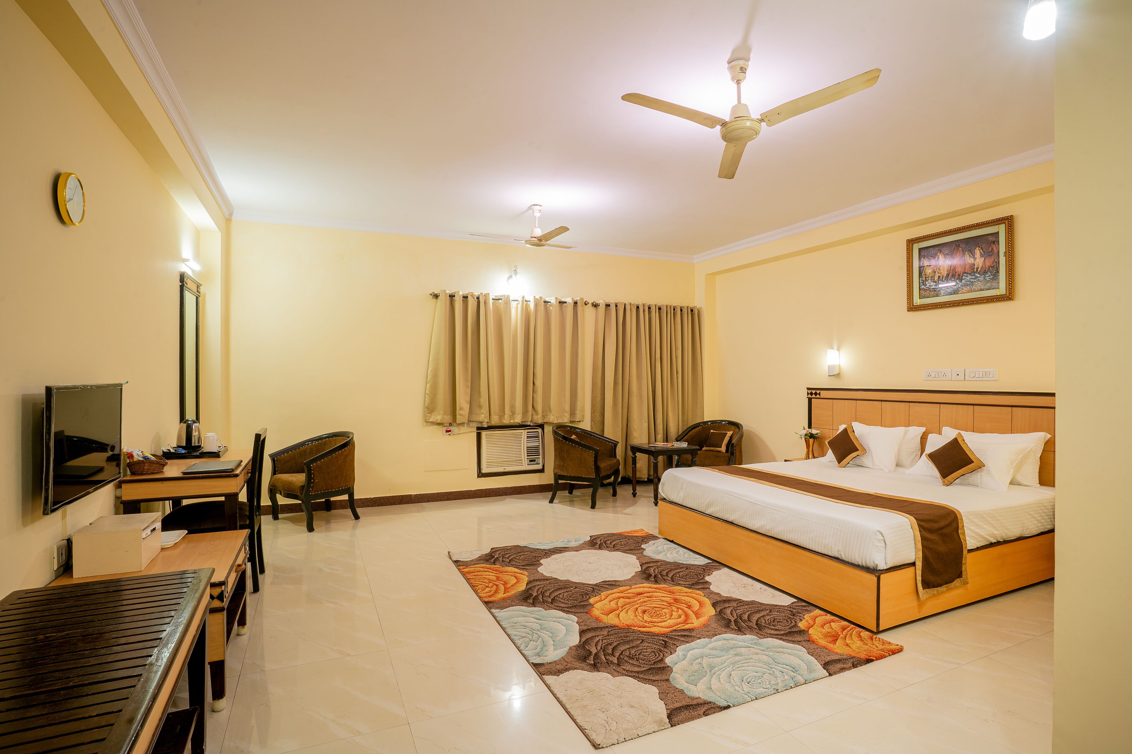 이코노미 스위트 | 노트북 작업 공간, 무료 WiFi