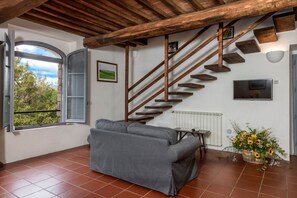 Apartment, Pool View | Living area | Flat-screen TV - Tenuta della Selva (Monteroni d'Arbia)