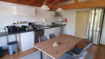Kühlschrank, Ofen, Herdplatte, Geschirrspüler