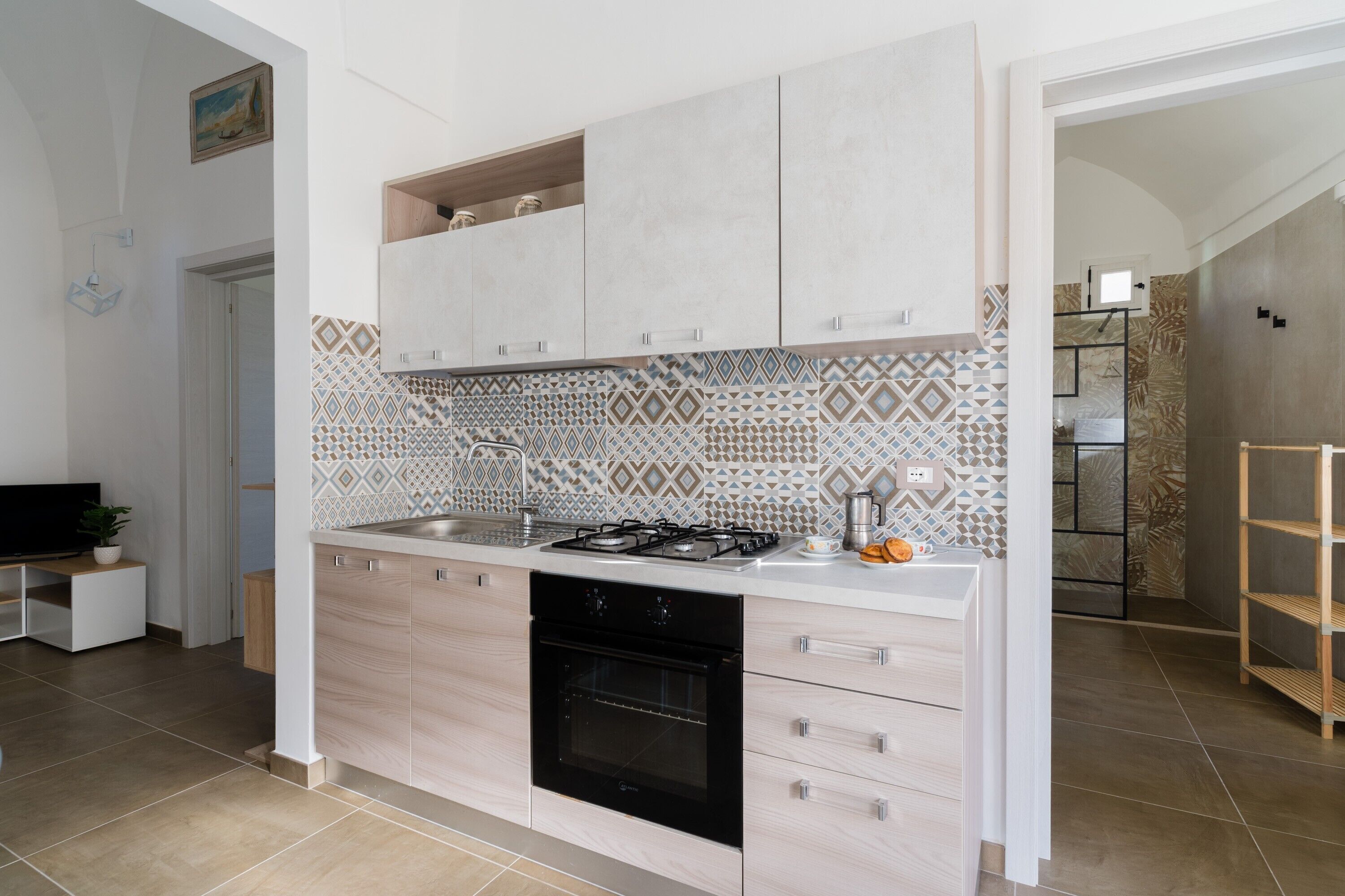 Réfrigérateur, four, plaque de cuisson