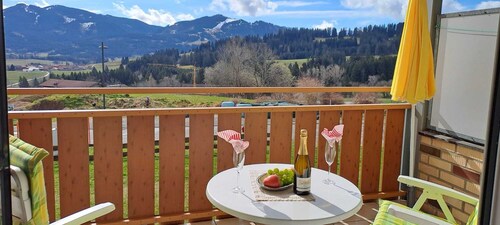 Cozy 2-room apartment with balcony for rent in the Allgäu!