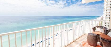 Huoneisto, useita sänkyjä, parveke, valtamerinäköala (Shores of Panama 1429) | Näkymä huoneesta