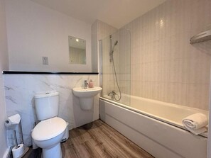 Bathroom - Greyfriars - City Centre Apartment (Norwich)