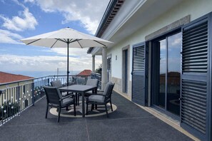 Villa | 3 bedrooms - Villa Vieira Ocean View (Santa Cruz)