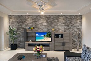 Villa | 3 bedrooms - Villa Vieira Ocean View (Santa Cruz)