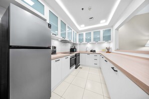 House - Stayshort - 2 Bed in Marina That Sleeps 2 With a City View (Dubai)