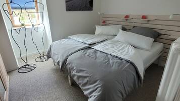 Bügeleisen/Bügelbrett, WLAN, Bettwäsche