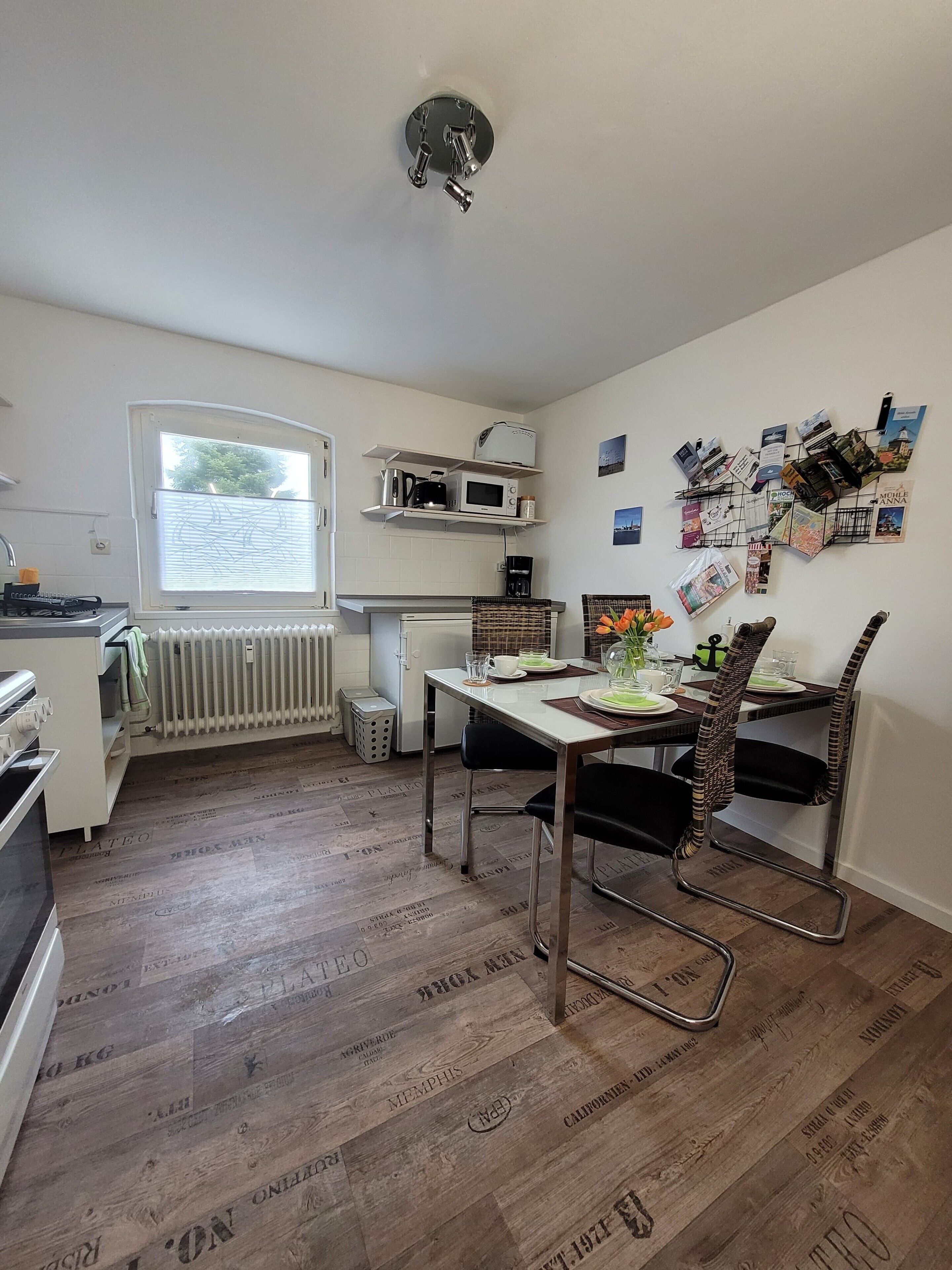 Geladeira, micro-ondas, fogão, cooktop