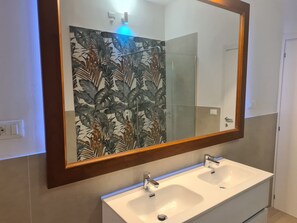 Shower, hair dryer, bidet, towels - St. Lawrence CLASSIC (Bologna)