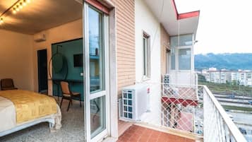 Tripla Superior, balcone, vista città | Wi-Fi gratuito