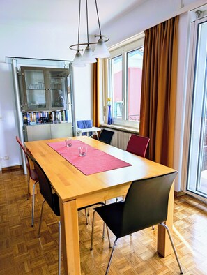 Dining - Family paradise with a dream view - only 2 minutes to the lake & lido! (Gambarogno)