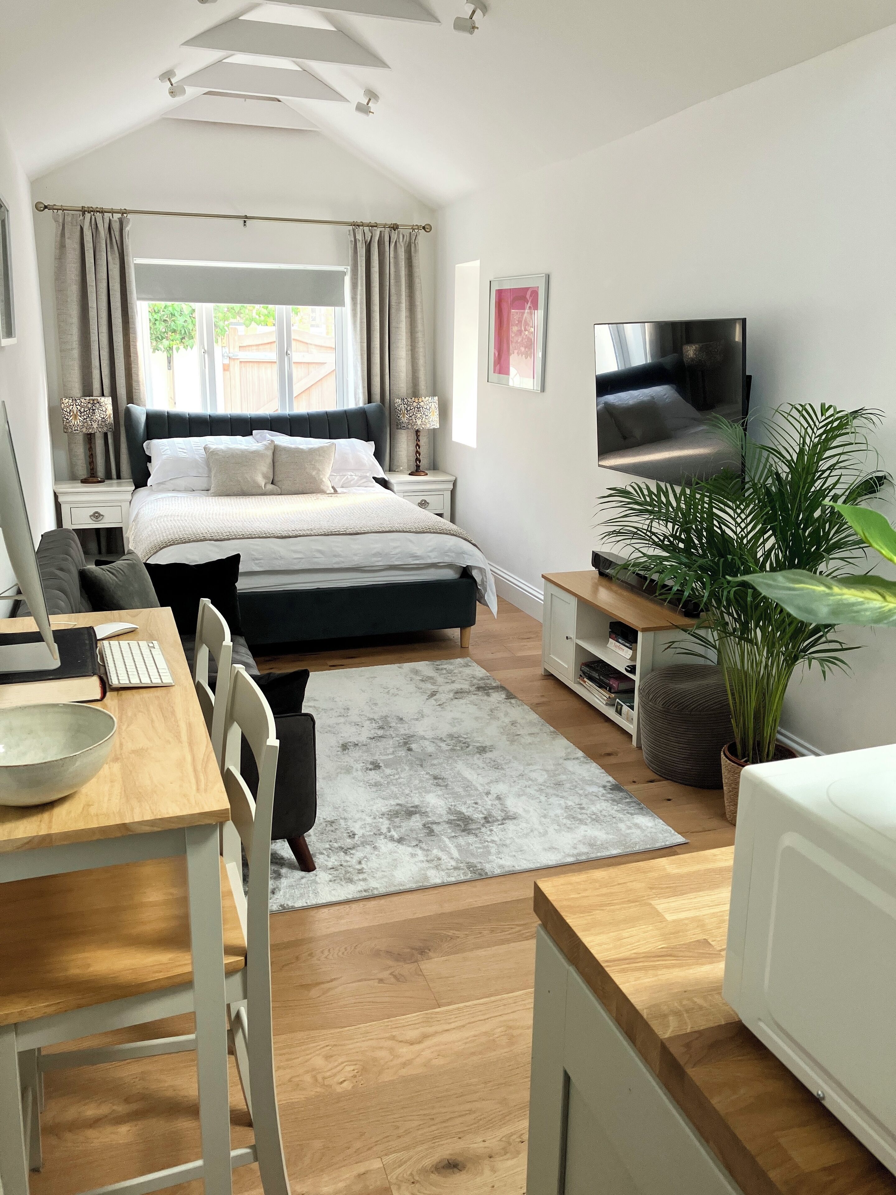 1 bedroom, desk, iron/ironing board, free WiFi