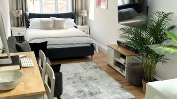 1 bedroom, desk, iron/ironing board, free WiFi