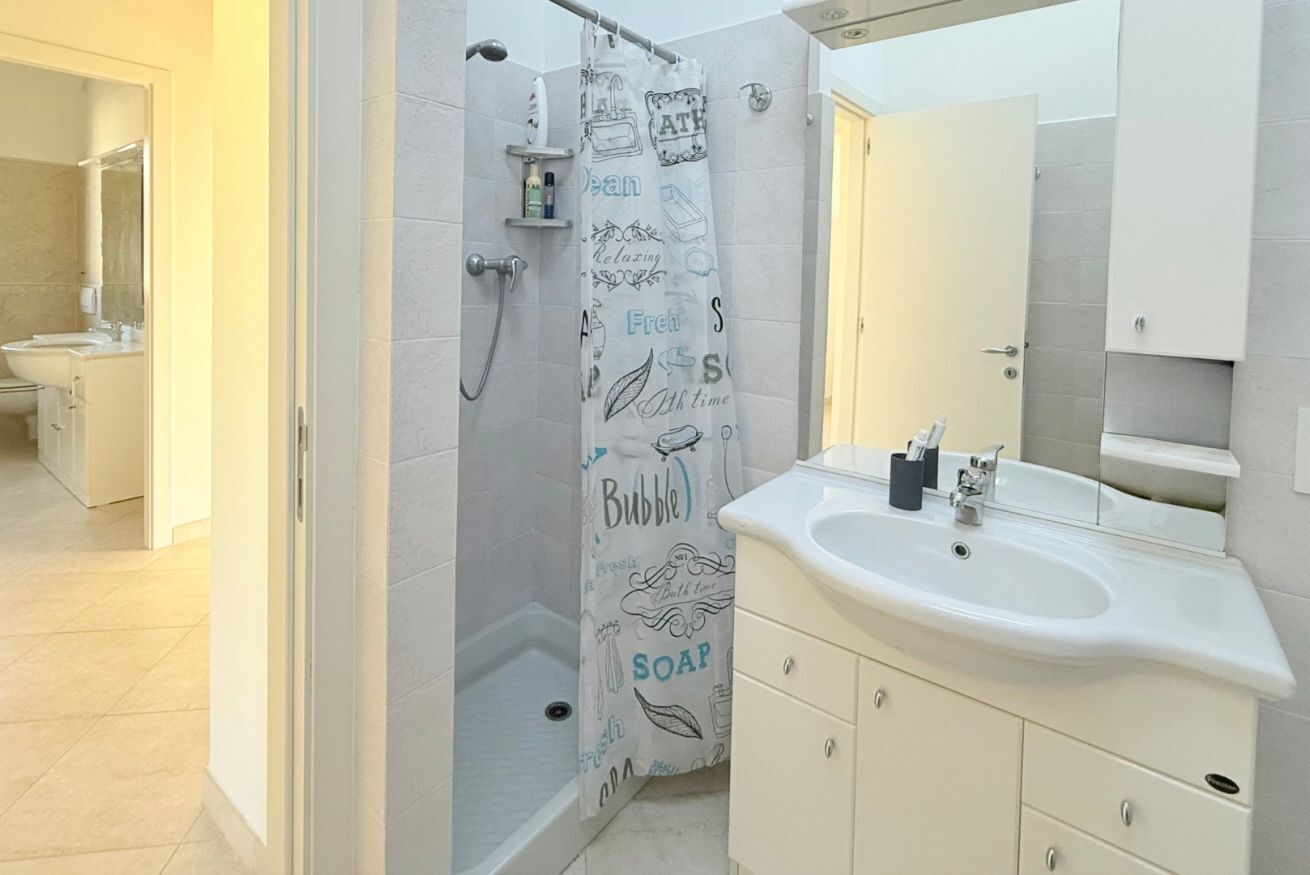 Doccia, bidet, asciugamani