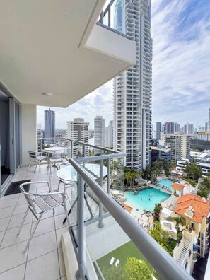 Outdoor dining - Ocean View on Level 17 Chevron Renaissance (Surfers Paradise)