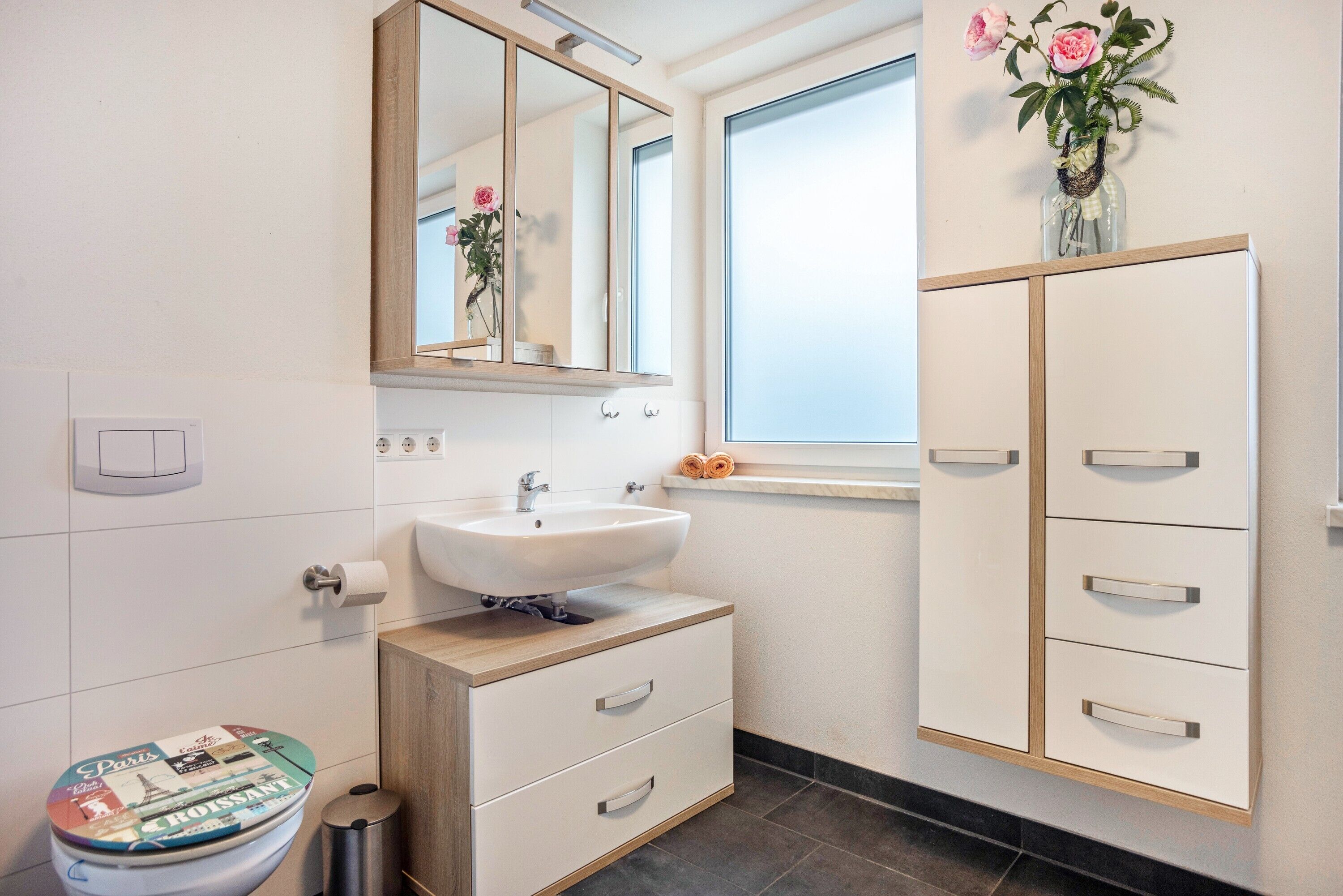 シャワー、ヘアドライヤー、タオル