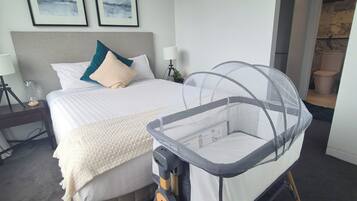 2 bedrooms, desk, iron/ironing board, travel cot