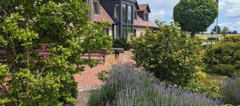 PaGa Restaurant & Hotel