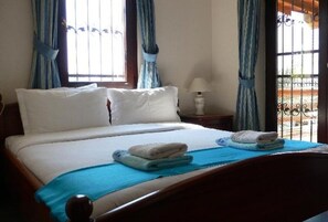 Iron/ironing board, WiFi, bed sheets