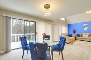 House (4 Bedrooms) | Interior - 4 Mi to Charming Dtwn Fayetteville! Bright Home (Fayetteville)