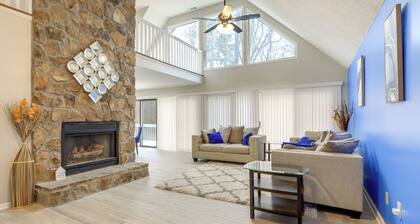 4 Mi to Charming Dtwn Fayetteville! Bright Home