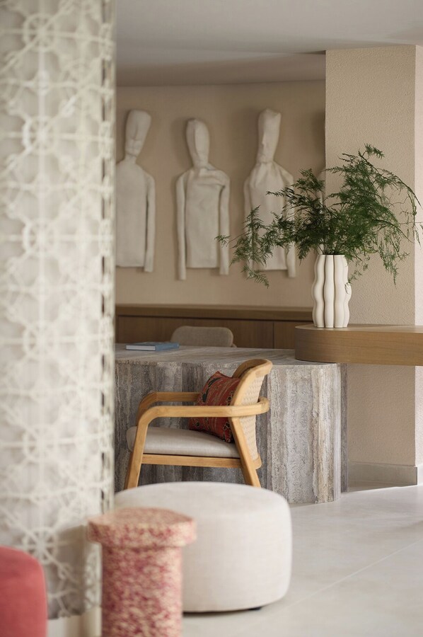 Interior - Santorini Heart (Santorini)