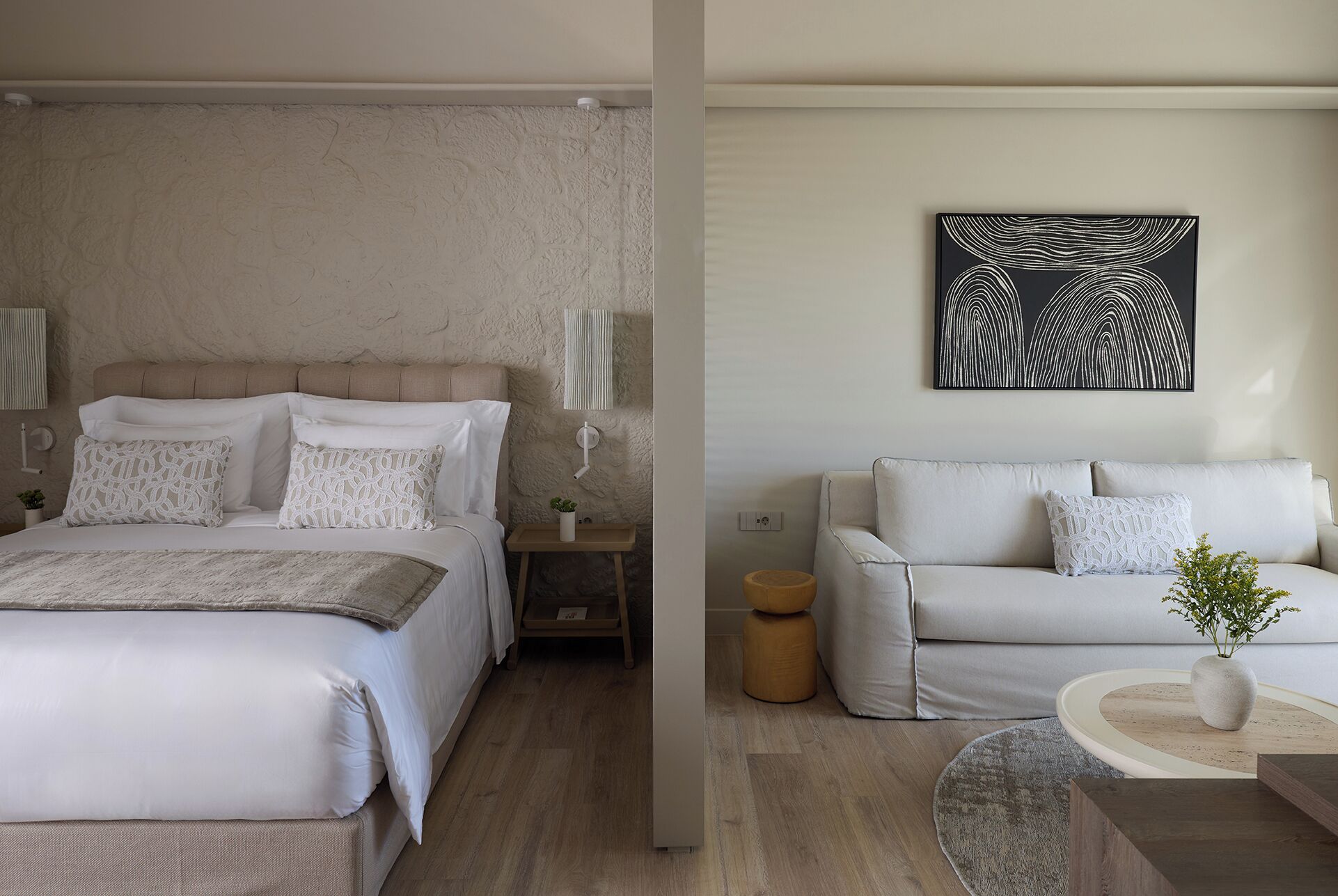 Suite junior | Minibar y caja de seguridad en la habitación 