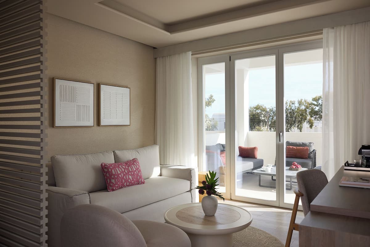 Signature with Jetted Tub | Living area