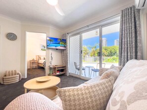 Iron/ironing board, WiFi, bed sheets - Surfers Paradise Apartment: Beach, Pool & Balcony Escape! (Surfers Paradise)