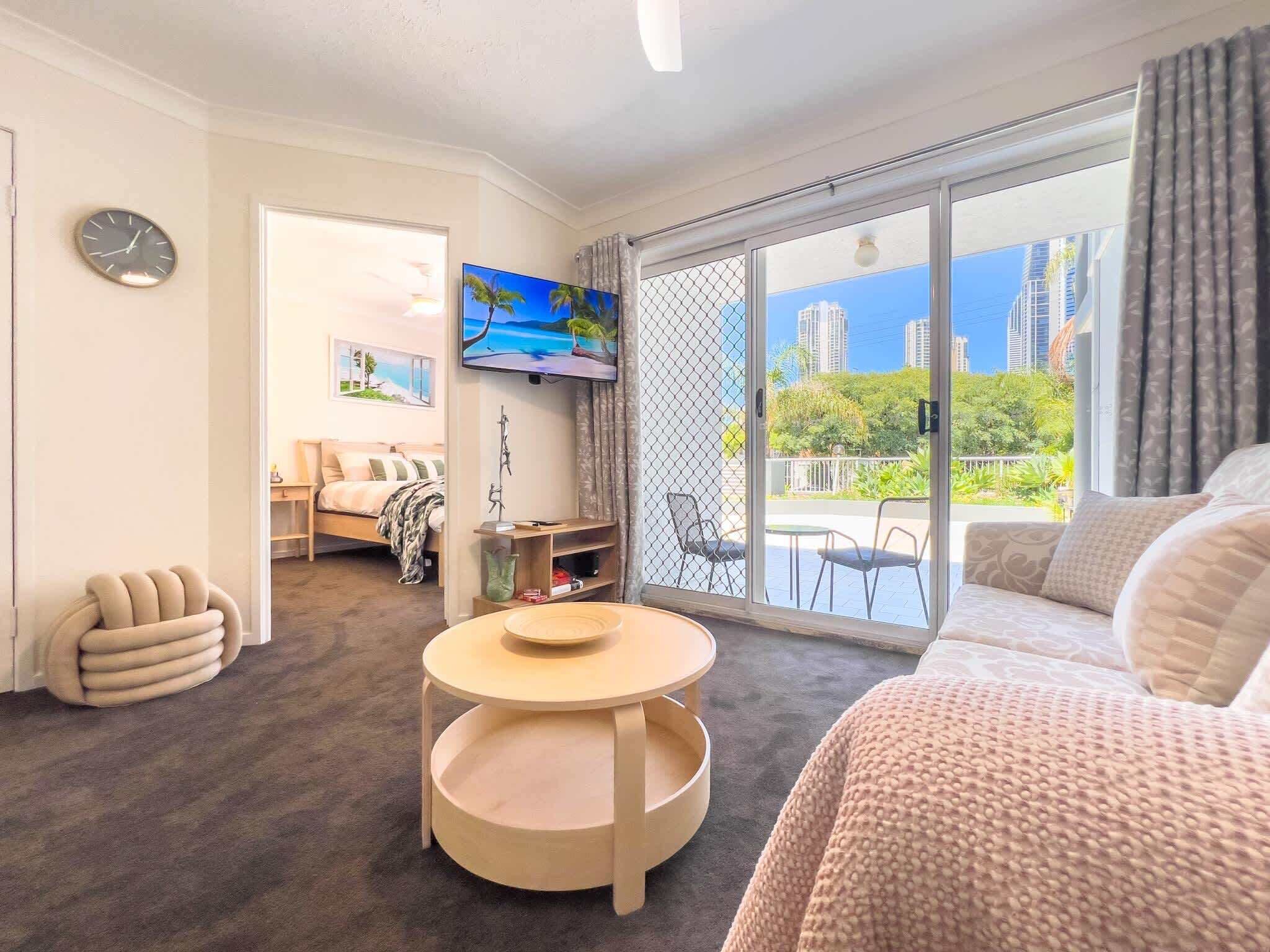 Iron/ironing board, WiFi, bed sheets