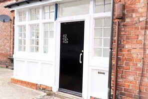 Exterior detail - Near Transport - Parking - Wifi - Sleeps 3 (Newcastle-upon-Tyne)