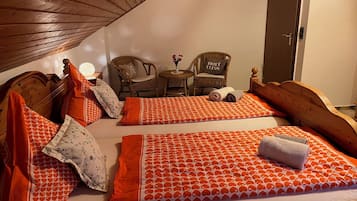 2 bedrooms, iron/ironing board, WiFi, bed sheets