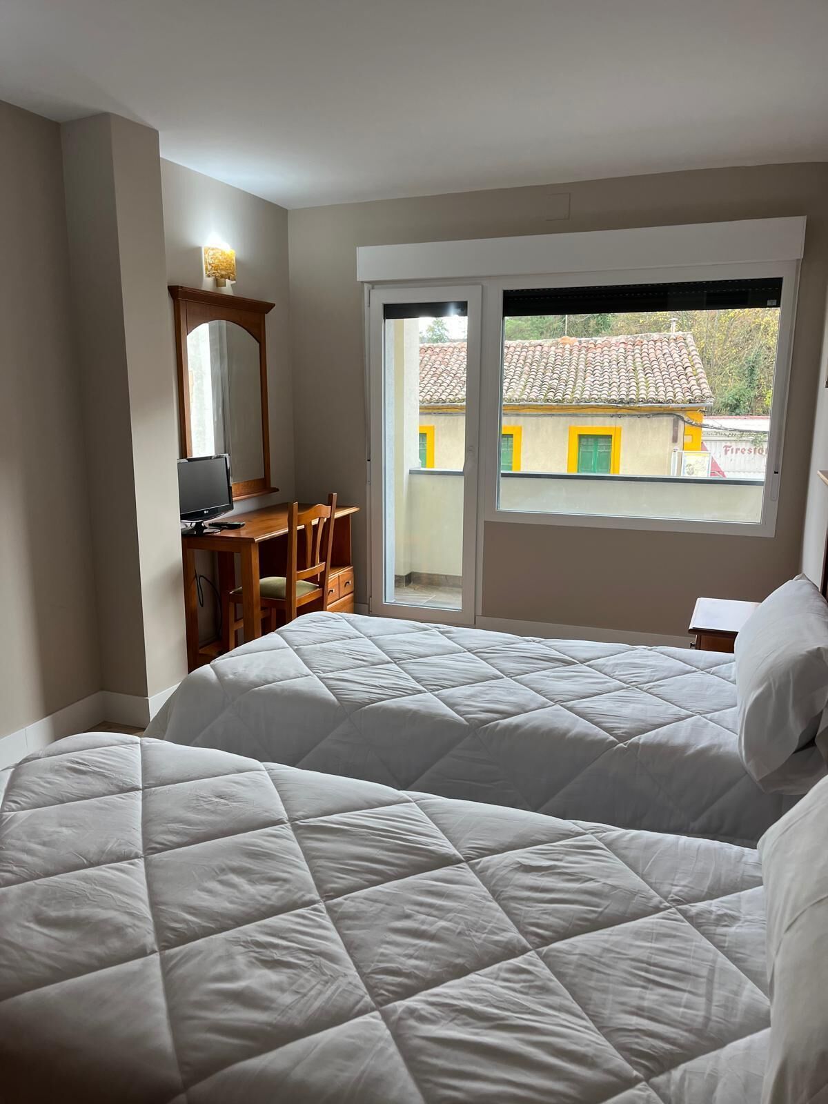 Desk, laptop workspace, free WiFi