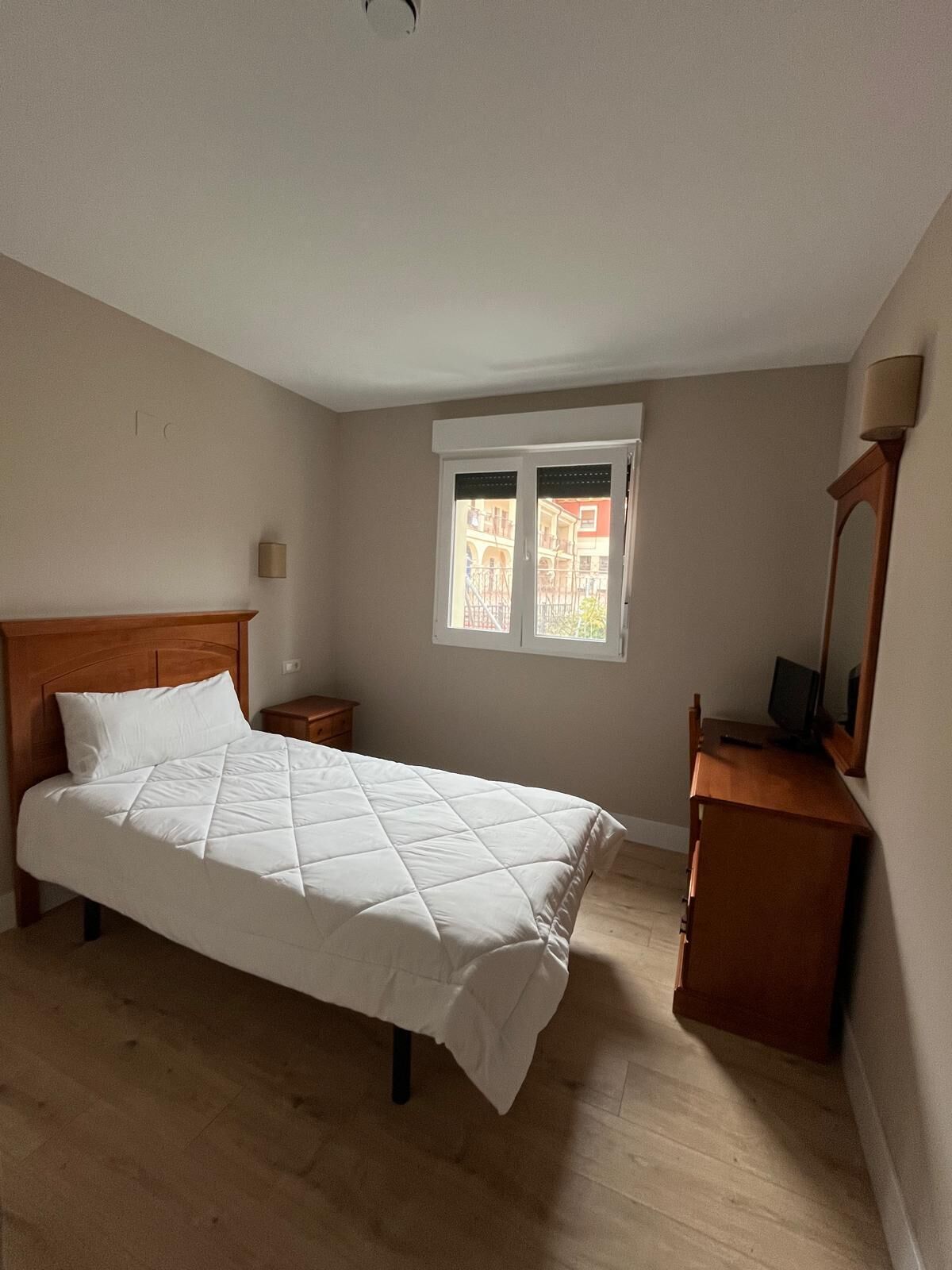 Desk, laptop workspace, free WiFi