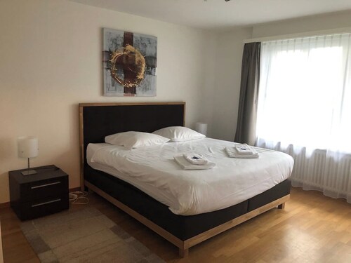 2BR apartment near the lake / city center D6
