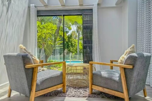 Luxury Home w/pool in Bryanston