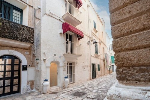 Vico San Leonardo, 12, Monopoli
