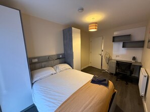 Room - Magna House (Egham)