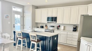 Private kitchen - 43 Island Edge Dr. Townhome, New to rentals for 2026! (Ocean City)