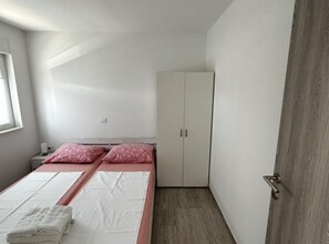 Căn hộ (One bedroom apartment 4) | 3 phòng ngủ 