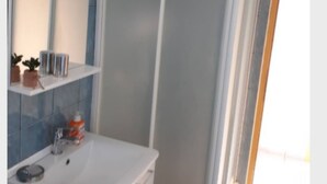 Leilighet (TwoBedroom Apartment with Sea View) | Bad